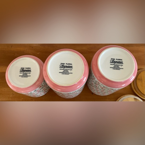 SET OF (3) FLORAL STONEWARE CANISTERS W. WOOD COVERS - Picture 7 of 7